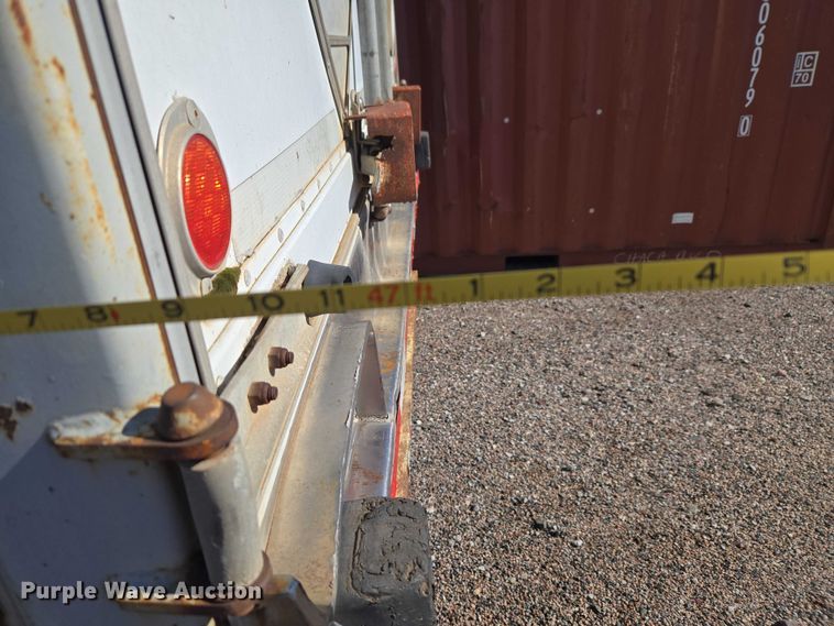 image for item EW0125 1986 Utility dry van trailer