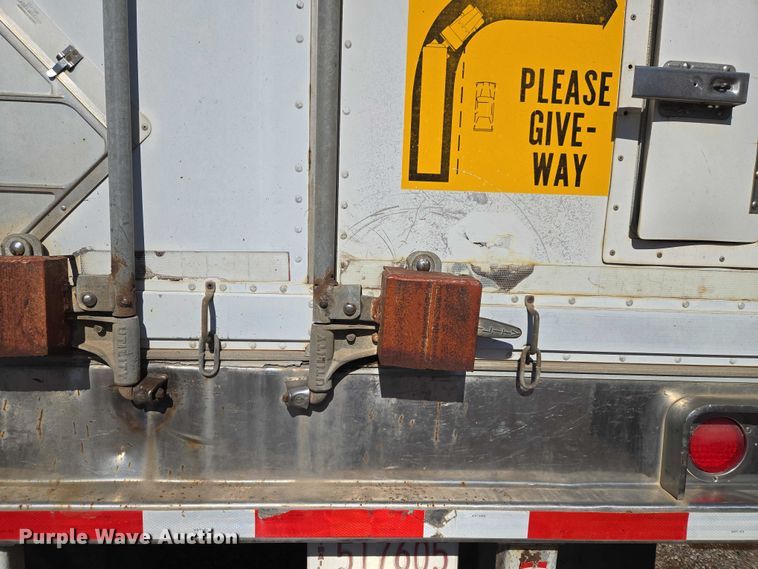 image for item EW0125 1986 Utility dry van trailer