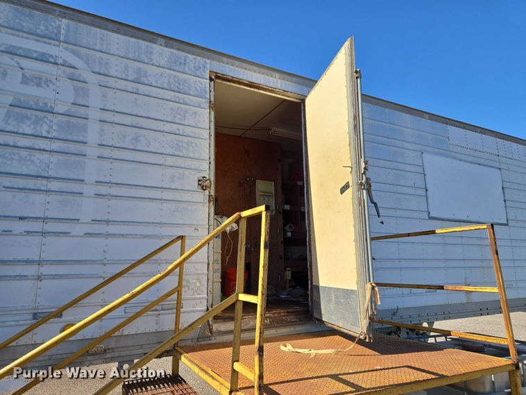 image for item EW0125 1986 Utility dry van trailer