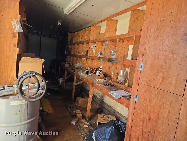 image for item EW0125 1986 Utility dry van trailer