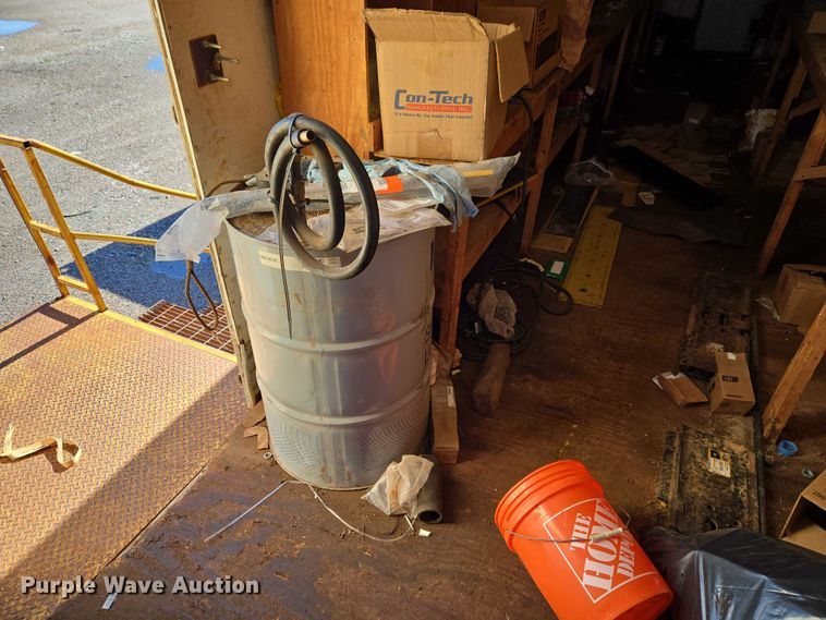 image for item EW0125 1986 Utility dry van trailer