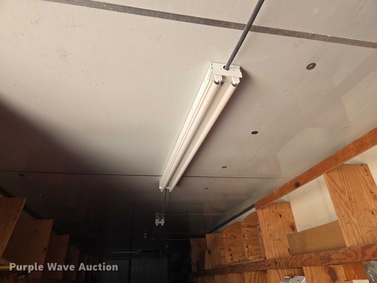 image for item EW0125 1986 Utility dry van trailer