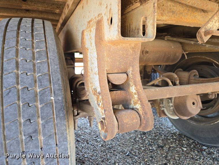 image for item EW0125 1986 Utility dry van trailer