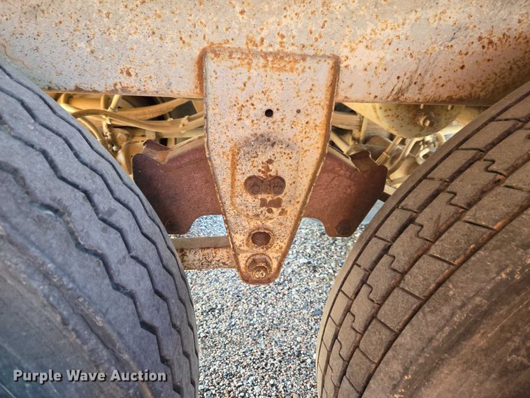 image for item EW0125 1986 Utility dry van trailer