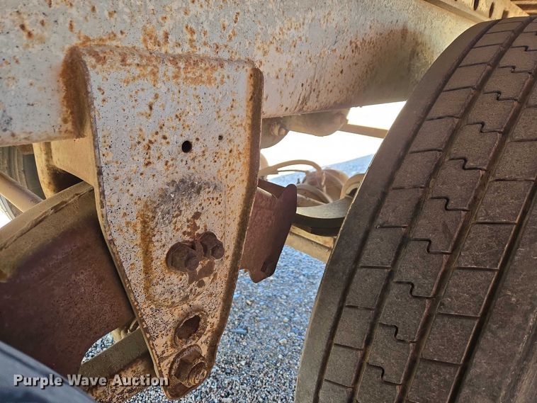 image for item EW0125 1986 Utility dry van trailer