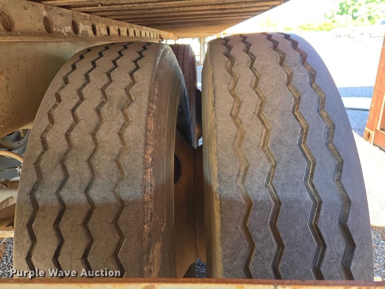 image for item EW0125 1986 Utility dry van trailer