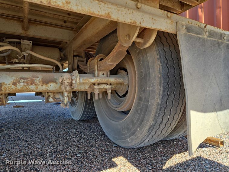 image for item EW0125 1986 Utility dry van trailer