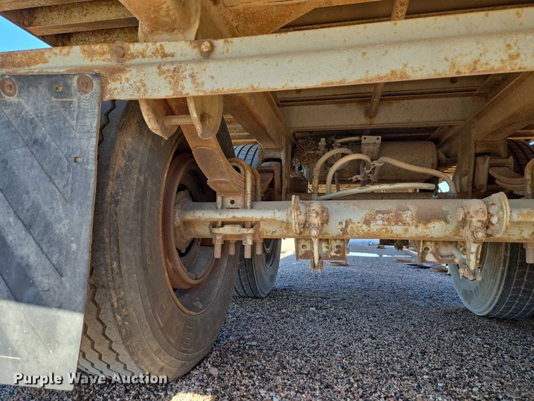image for item EW0125 1986 Utility dry van trailer
