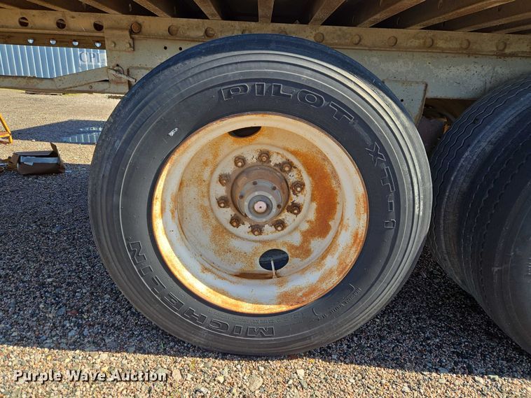 image for item EW0125 1986 Utility dry van trailer