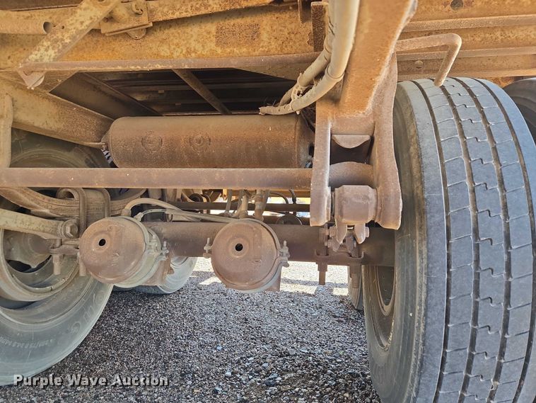 image for item EW0125 1986 Utility dry van trailer