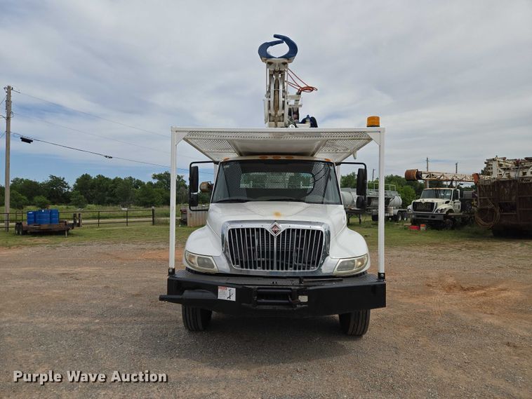 image for item EW0160 2012 International 4300 digger derrick truck