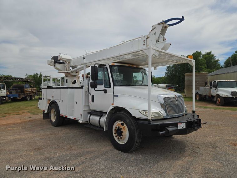 image for item EW0160 2012 International 4300 digger derrick truck