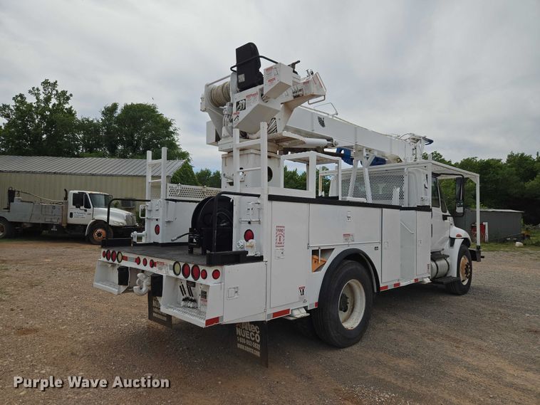 image for item EW0160 2012 International 4300 digger derrick truck