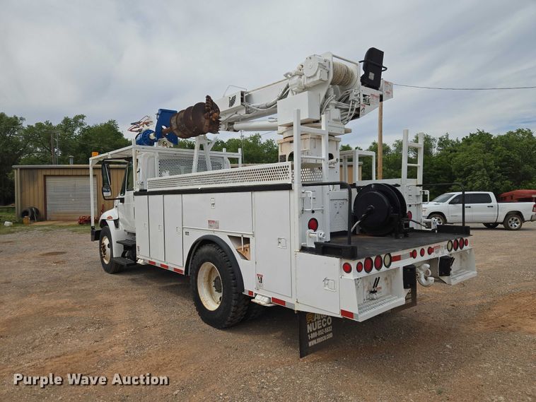 image for item EW0160 2012 International 4300 digger derrick truck