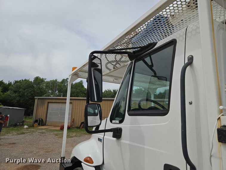 image for item EW0160 2012 International 4300 digger derrick truck