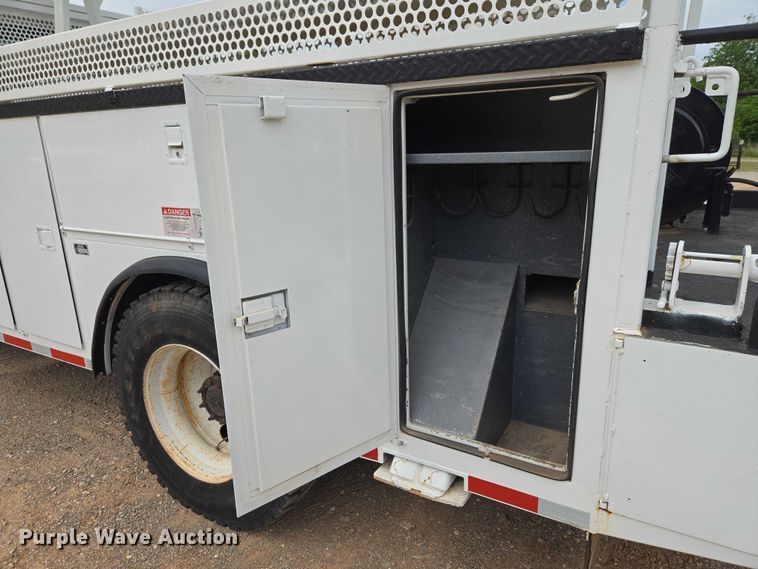 image for item EW0160 2012 International 4300 digger derrick truck