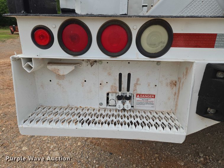 image for item EW0160 2012 International 4300 digger derrick truck