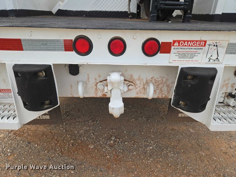 image for item EW0160 2012 International 4300 digger derrick truck