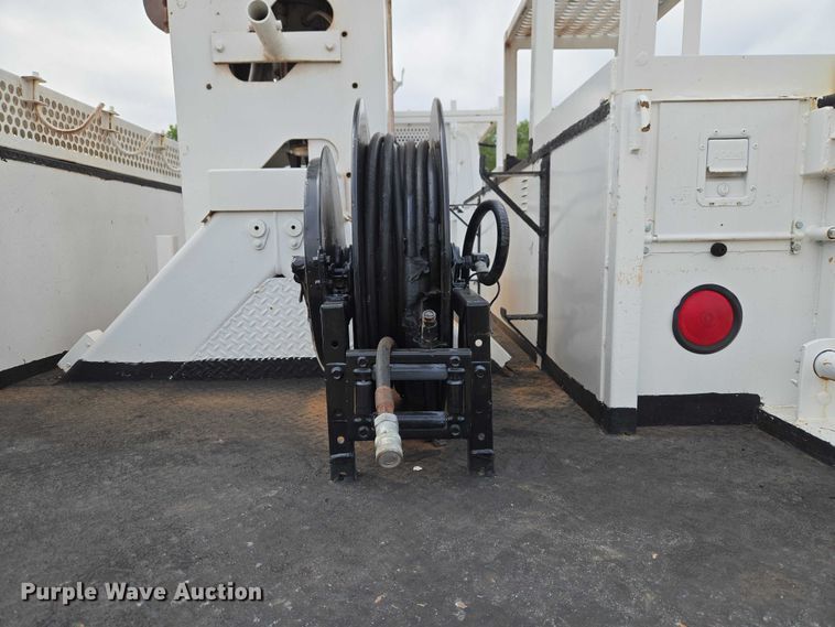 image for item EW0160 2012 International 4300 digger derrick truck