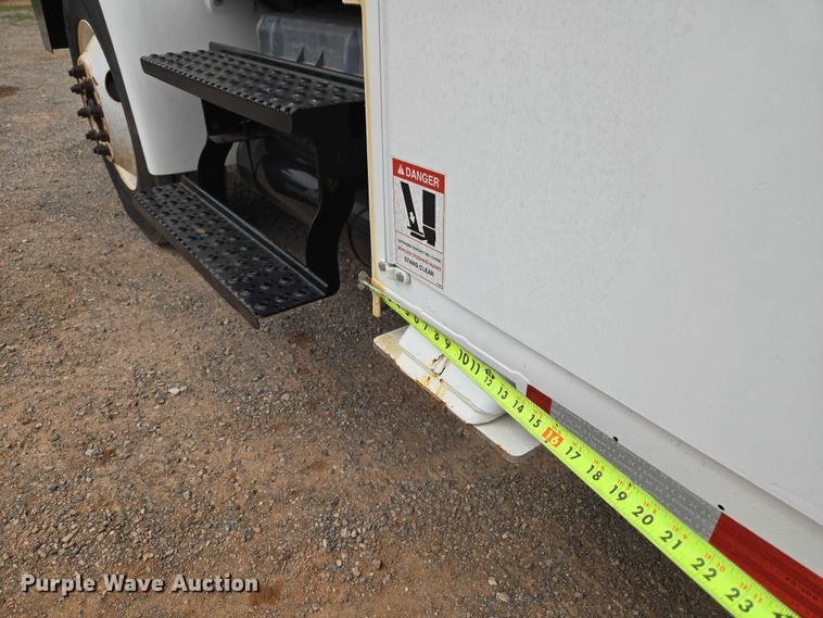 image for item EW0160 2012 International 4300 digger derrick truck