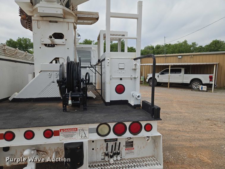image for item EW0160 2012 International 4300 digger derrick truck