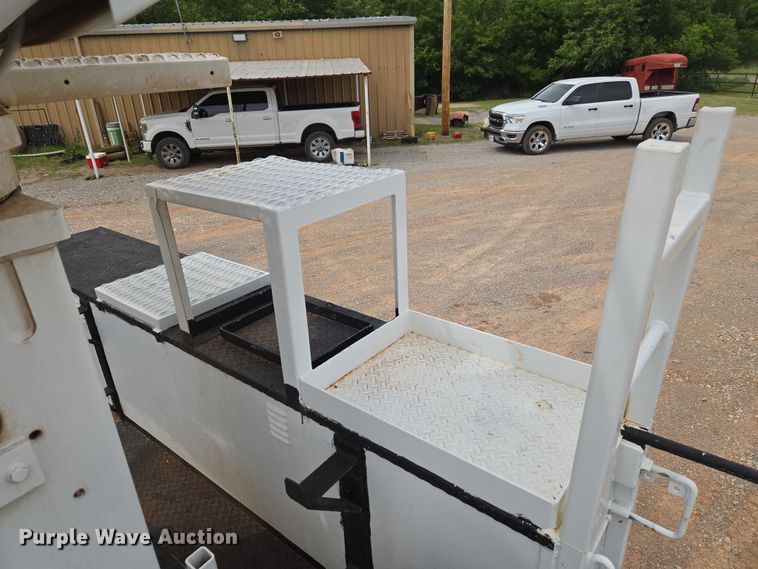 image for item EW0160 2012 International 4300 digger derrick truck