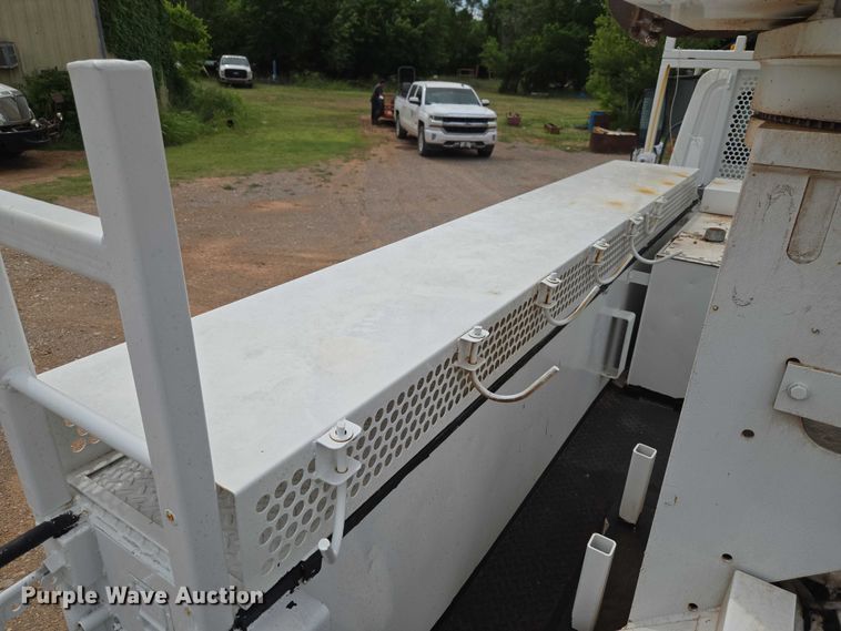 image for item EW0160 2012 International 4300 digger derrick truck