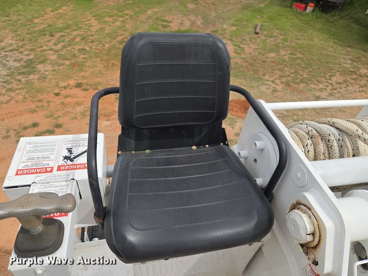 image for item EW0160 2012 International 4300 digger derrick truck