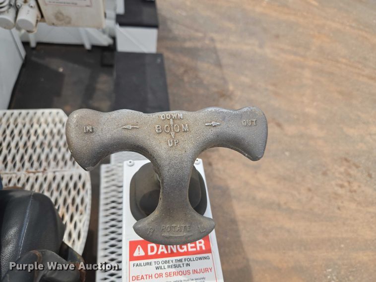 image for item EW0160 2012 International 4300 digger derrick truck