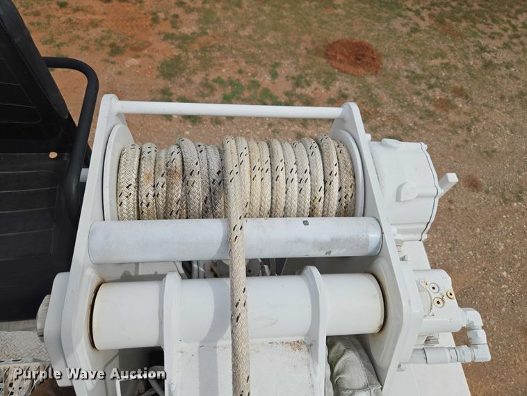 image for item EW0160 2012 International 4300 digger derrick truck