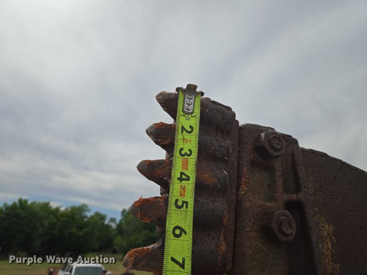 image for item EW0160 2012 International 4300 digger derrick truck