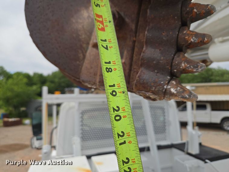 image for item EW0160 2012 International 4300 digger derrick truck