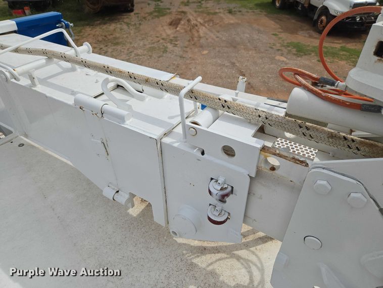 image for item EW0160 2012 International 4300 digger derrick truck