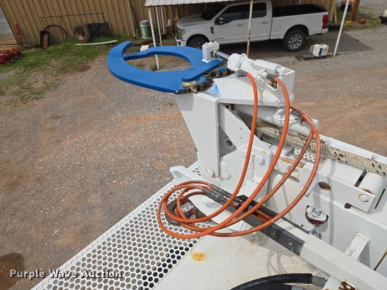image for item EW0160 2012 International 4300 digger derrick truck