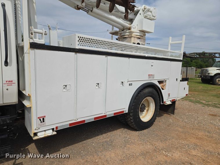image for item EW0160 2012 International 4300 digger derrick truck