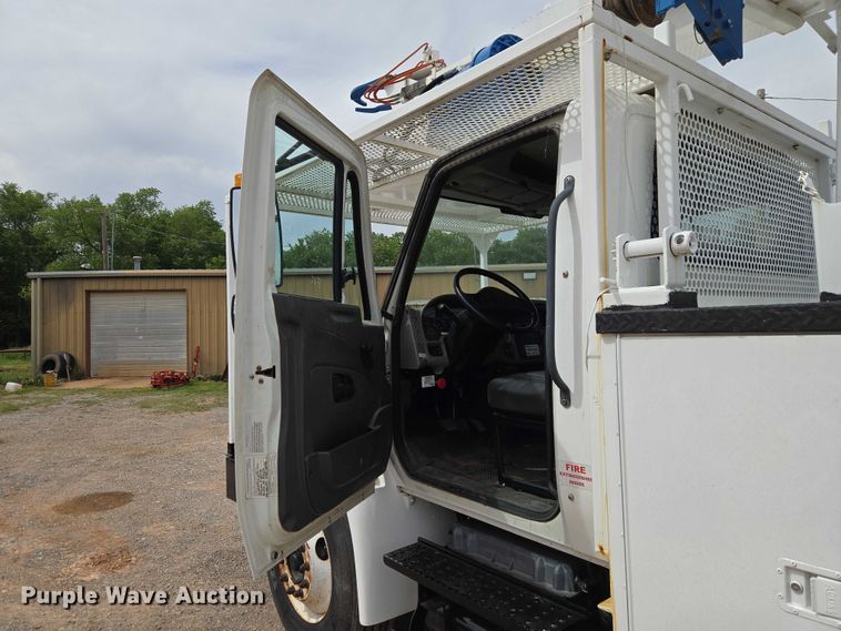image for item EW0160 2012 International 4300 digger derrick truck