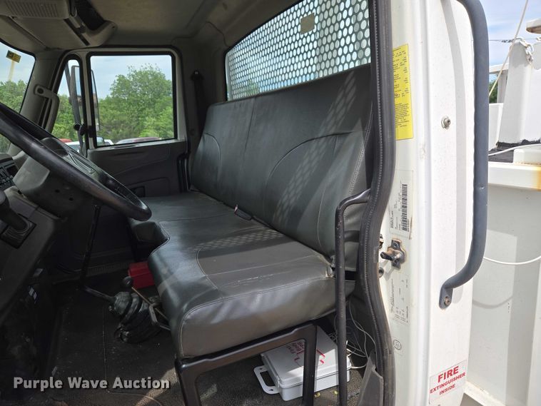image for item EW0160 2012 International 4300 digger derrick truck