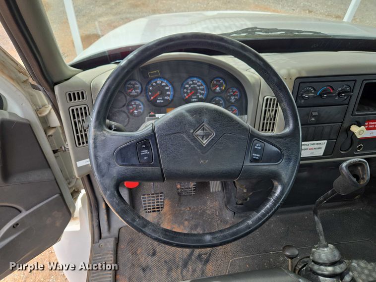 image for item EW0160 2012 International 4300 digger derrick truck