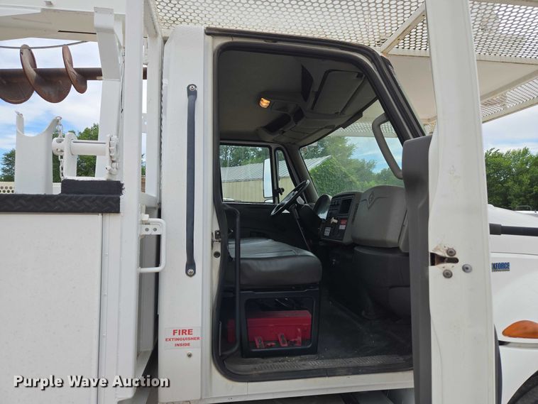 image for item EW0160 2012 International 4300 digger derrick truck