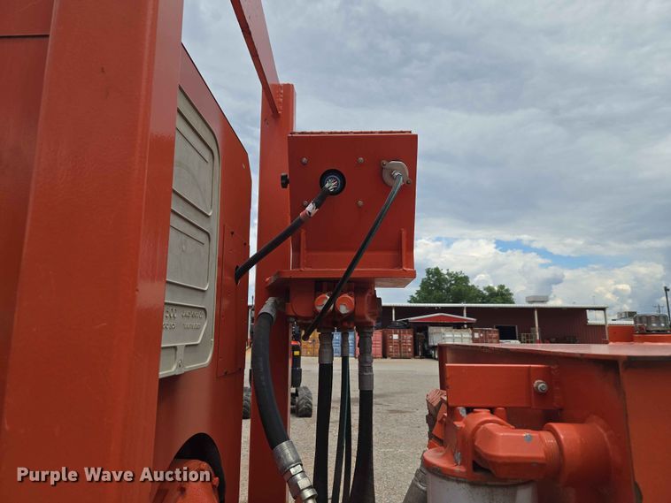 image for item EW0205 MKT Manufacturing Inc. HP-85T3A/V2-ESC pile driver / extractor