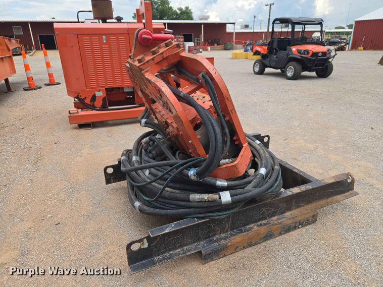 image for item EW0205 MKT Manufacturing Inc. HP-85T3A/V2-ESC pile driver / extractor