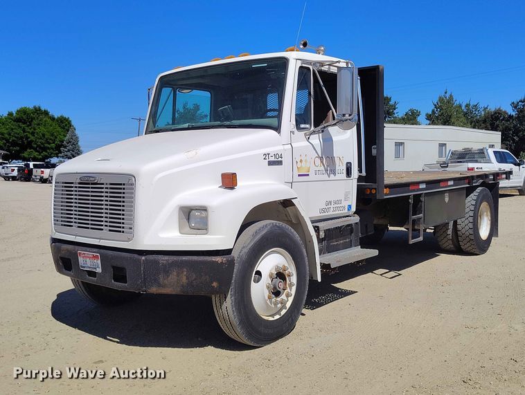 image for item EW1013 2003 Freightliner FL70 flatbed truck