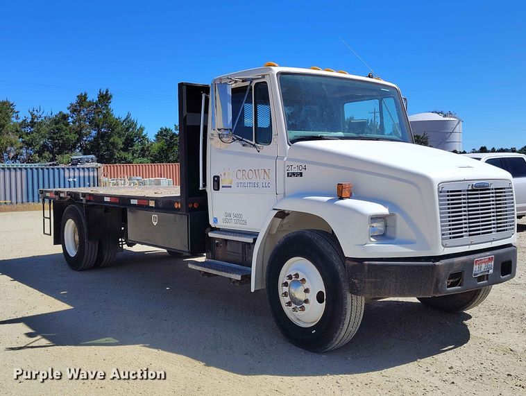 image for item EW1013 2003 Freightliner FL70 flatbed truck