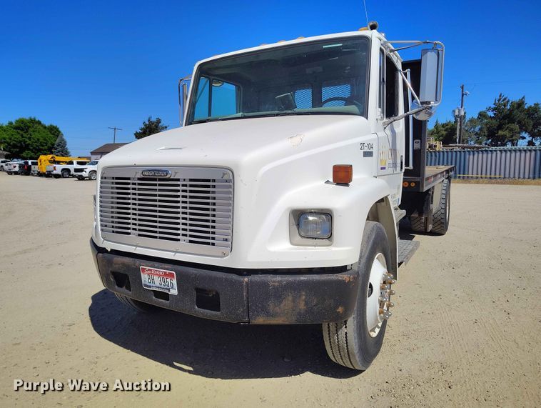 image for item EW1013 2003 Freightliner FL70 flatbed truck