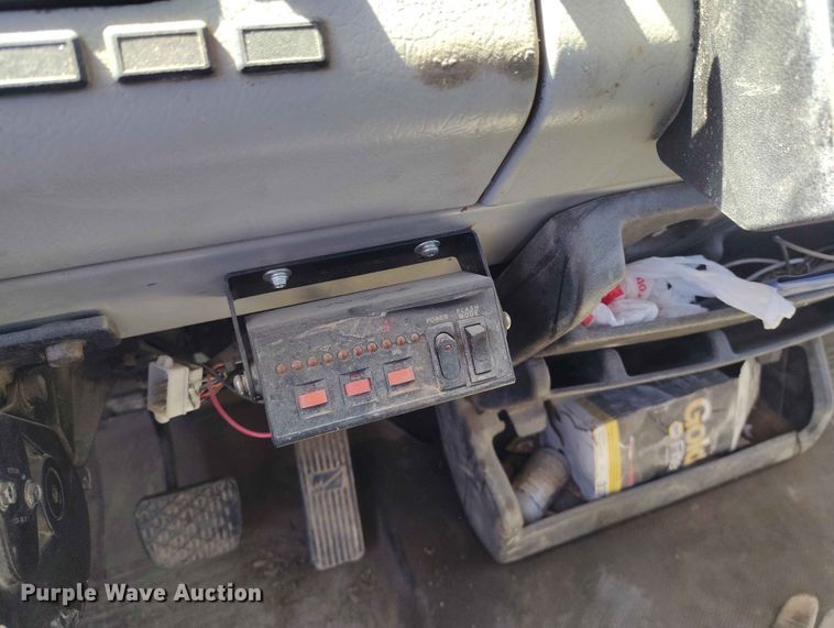 image for item EW1013 2003 Freightliner FL70 flatbed truck