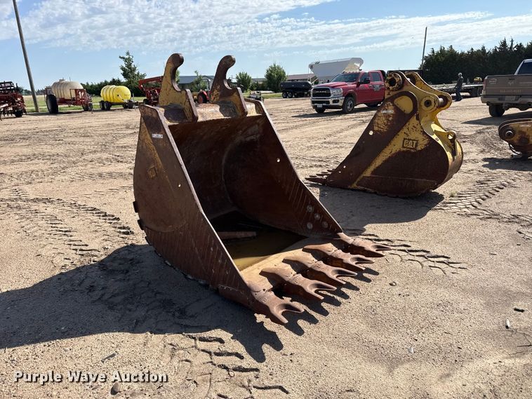 image for item FB6675 Caterpillar bucket
