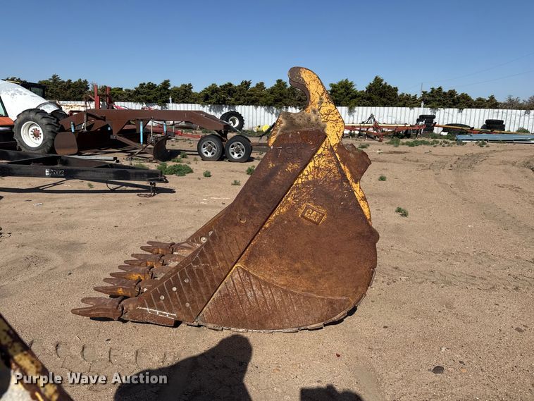 image for item FB6675 Caterpillar bucket