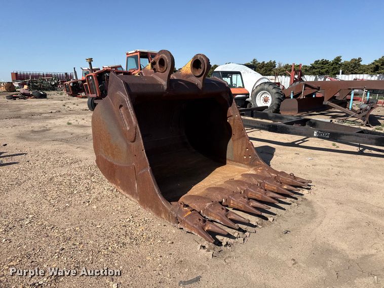 image for item FB6676 Caterpillar bucket