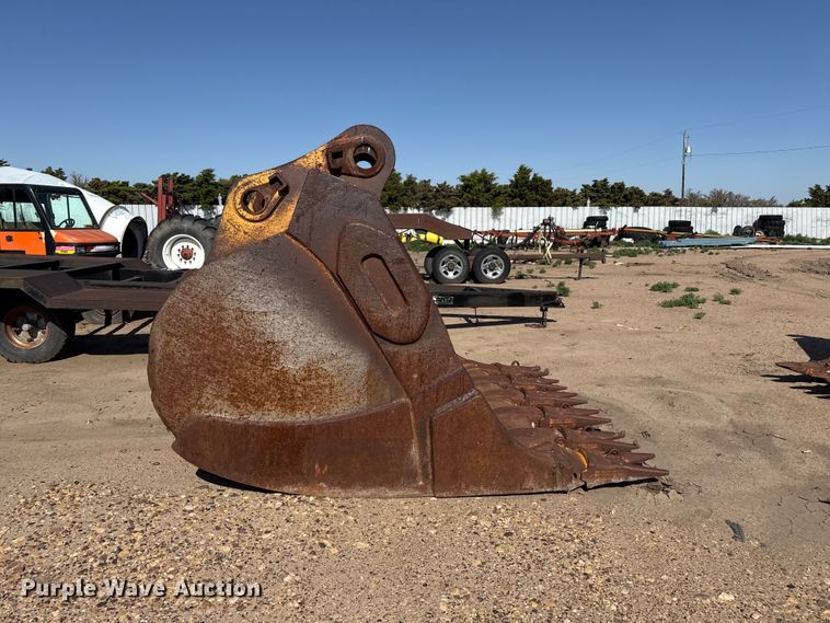 image for item FB6676 Caterpillar bucket