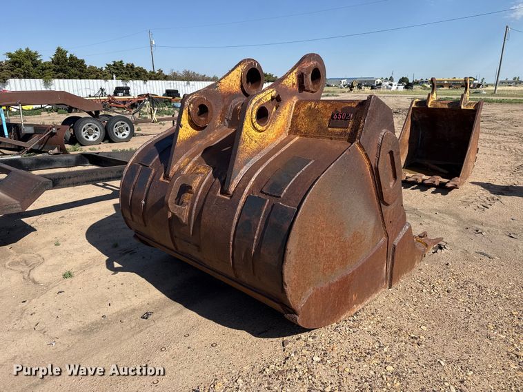 image for item FB6676 Caterpillar bucket